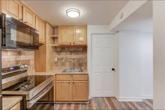 Building Photo - 1013 Ashby Ter NW