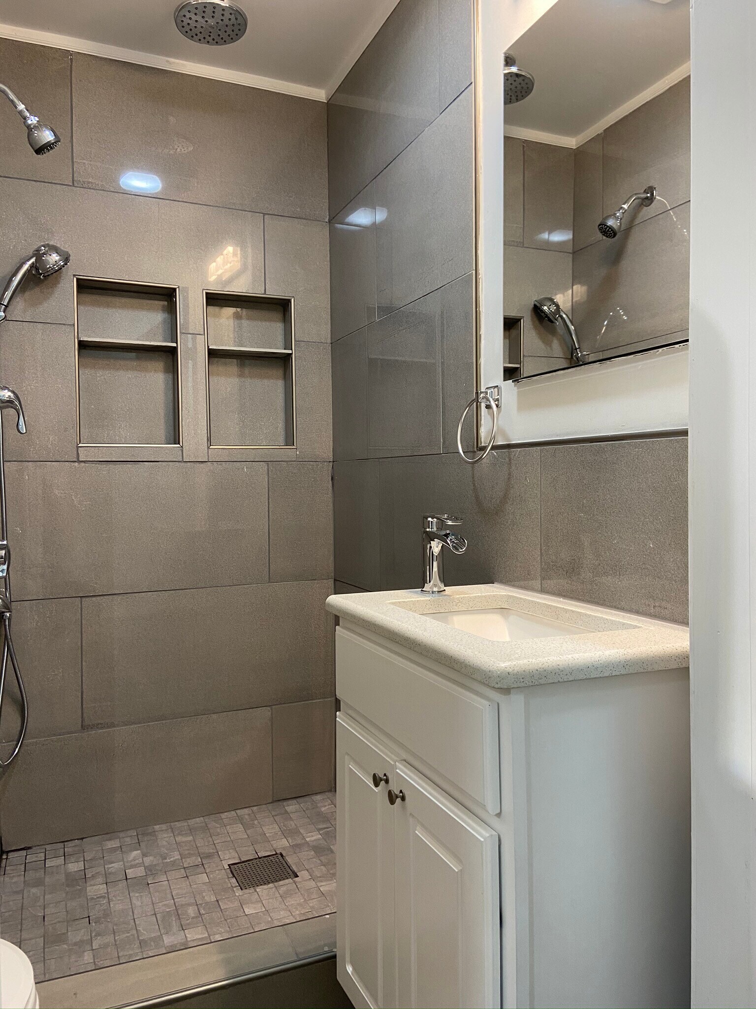 Building Photo - 268 Windsor St