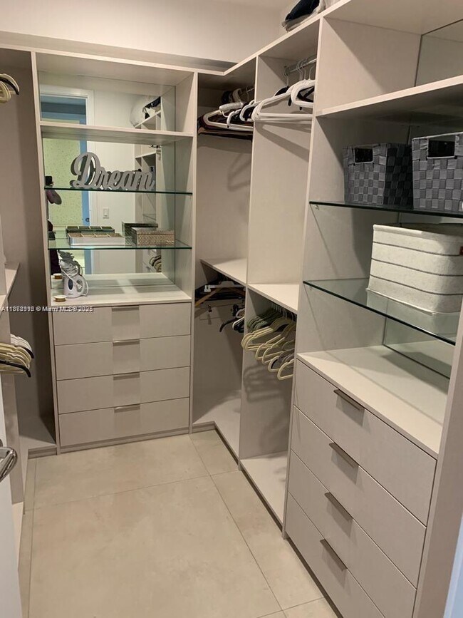 Building Photo - 16901 Collins Ave