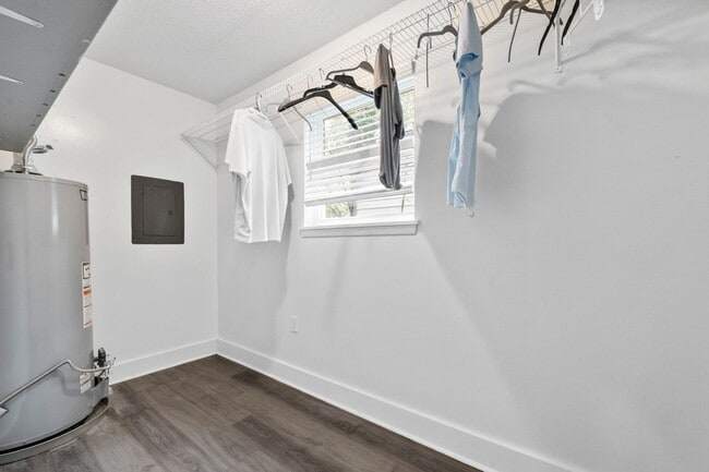 Building Photo - Sherwood Rental