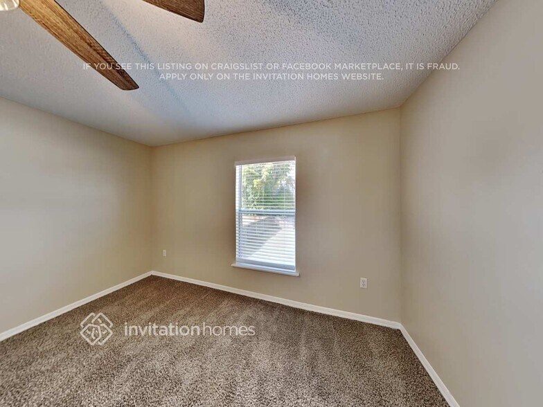 Building Photo - 833 Sun Ridge Village Dr