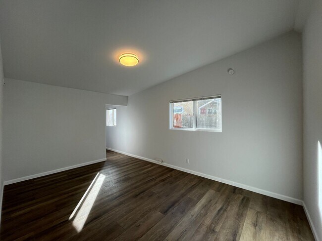 Building Photo - Fully remodeled Reseda 3+2 home w/solar panels to help lower your utility costs!