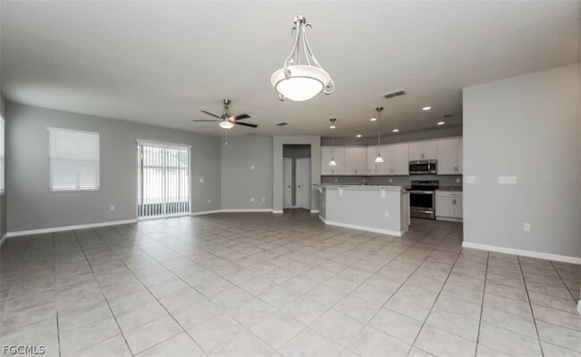 Building Photo - 4507 SE 9th Pl