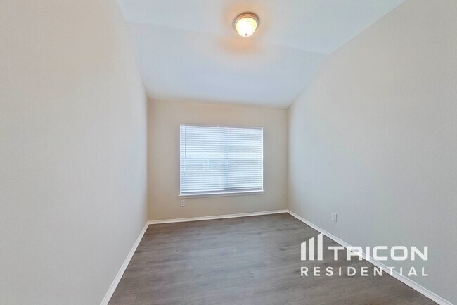 Building Photo - 405 Fireberry Dr