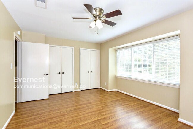 Building Photo - 804 Vestavia Villa Ct