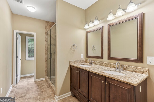 Building Photo - 70 Indian Bluff Dr