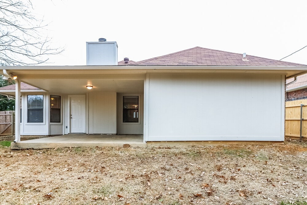 Building Photo - 641 Ozark Ave