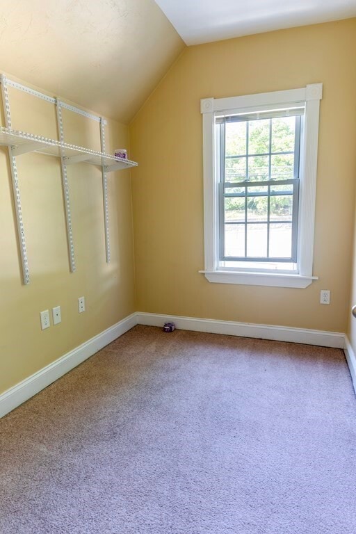 Building Photo - 198 School St