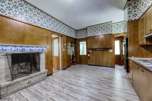 Building Photo - 37 Livingston Ave