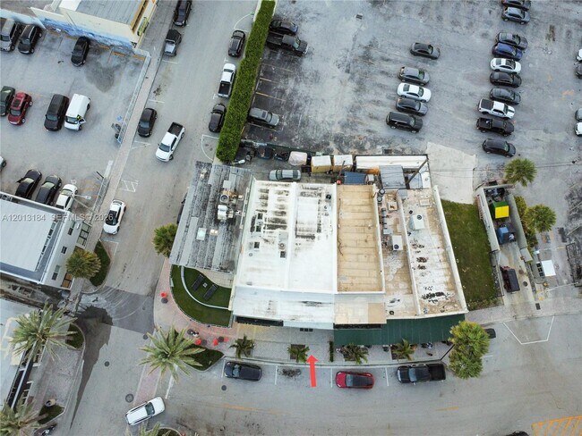 Building Photo - 905 Sunrise Ln