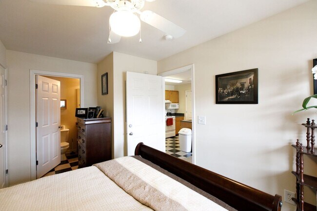 Building Photo - 100 Yellowstone Dr