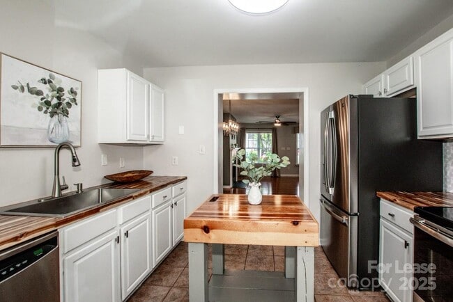 Building Photo - 17307 Villanova Rd