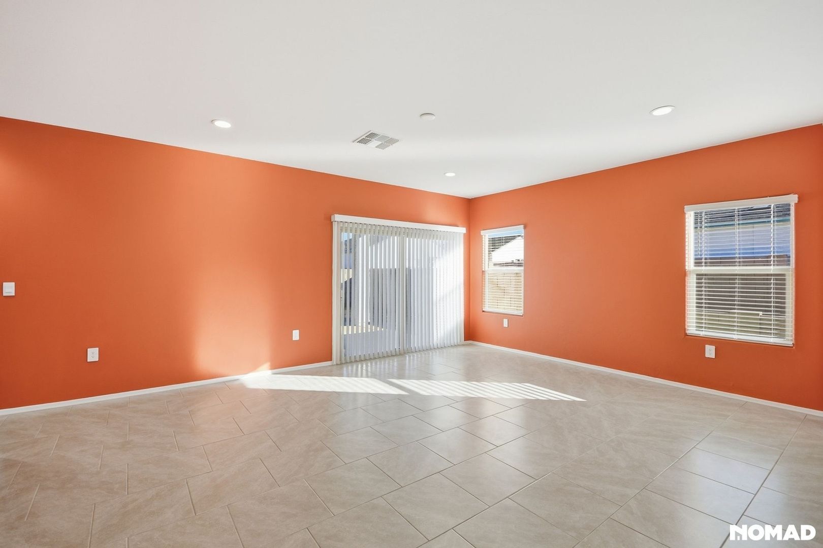 Building Photo - 558 W Woodward St