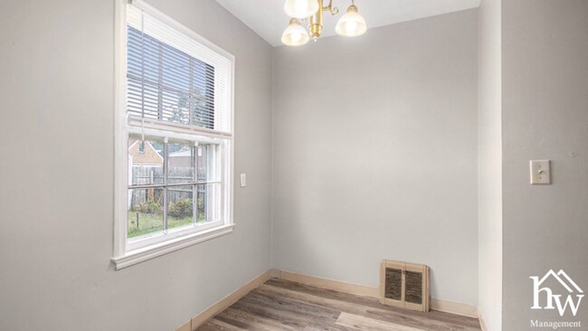 Building Photo - Affordable 2-Bed, 1-Bath Home near Local Amenities