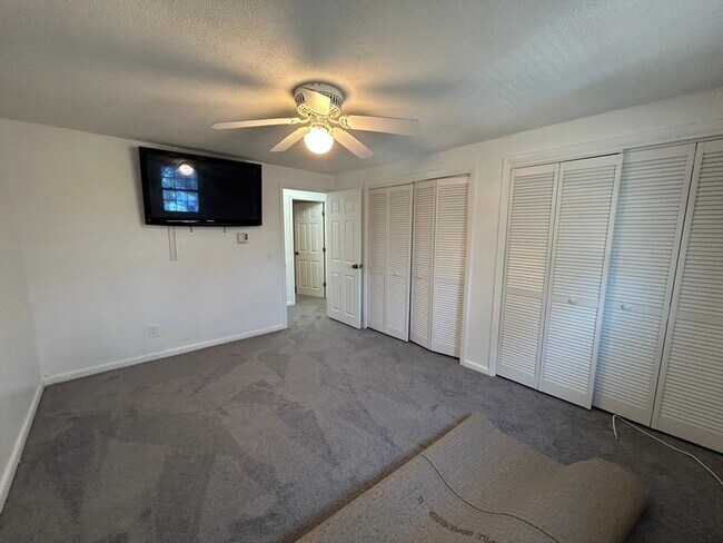 Building Photo - 89 Pleasant St