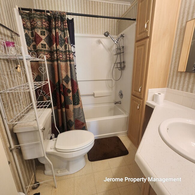 Building Photo - 5924 Vanco Dr