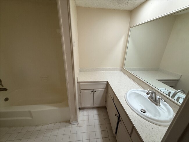 Building Photo - 14309 Misty Meadow Ln