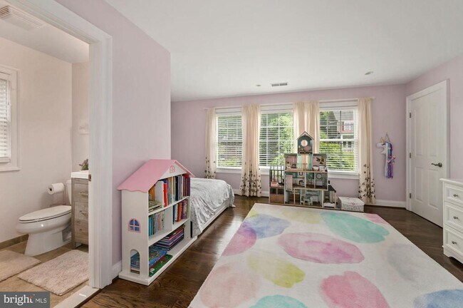 Building Photo - 6005 Selvyn Rd