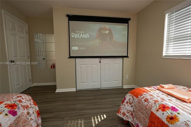 Building Photo - 742 Granada St