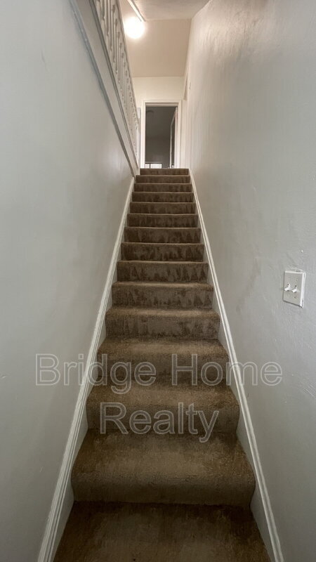 Building Photo - 319 N Balph Ave