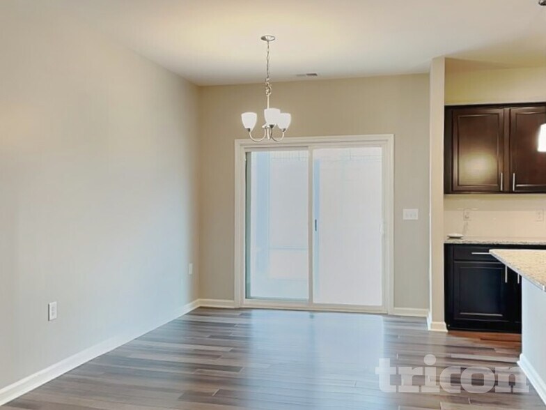 Building Photo - 1112 Gemfor St