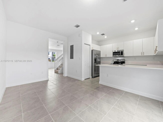 Building Photo - 1513 SE 27th Rd