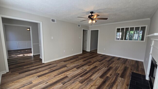 Building Photo - 123 Moss Creek Dr