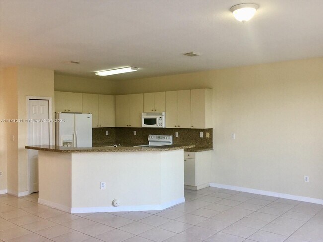 Building Photo - 8438 SW 166th Pl