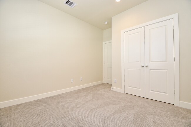 Building Photo - 2305 Silva Park Ln