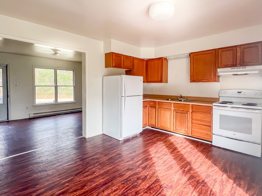 Building Photo - 496 Lancaster Creek Dr