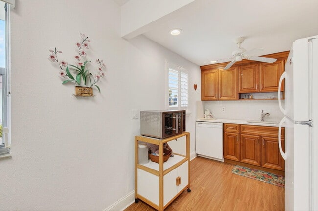 Building Photo - 213 Waterford Cresent