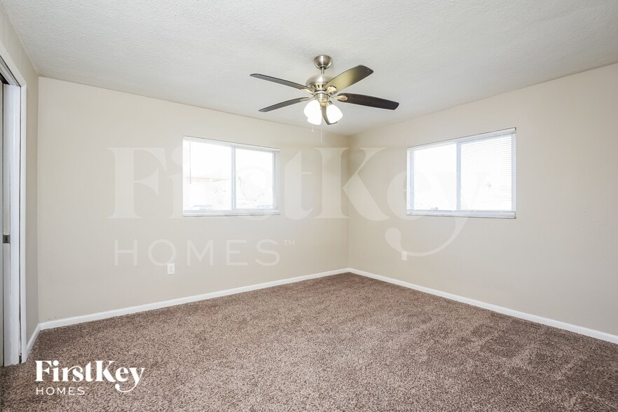 Building Photo - 425 Belair Ave