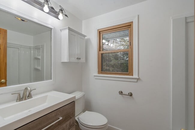 Building Photo - 20 Apricot Ln