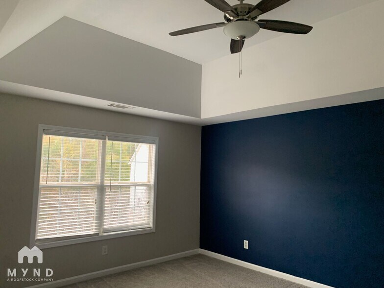 Building Photo - 2280 Spin Drift Way