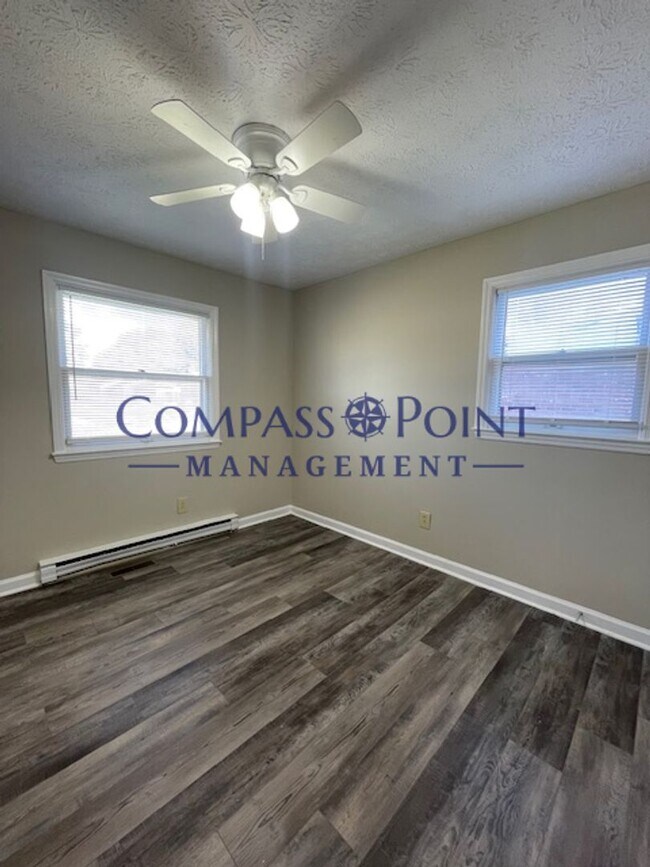 Building Photo - Newly Renovated Just For You!