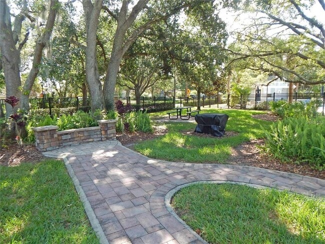 Building Photo - 5925 Sandhill Ridge Dr