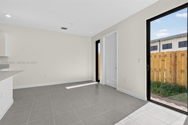 Building Photo - 13835 SW 261st Terrace