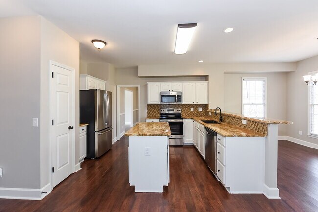 Building Photo - 4340 Cambridge Dr