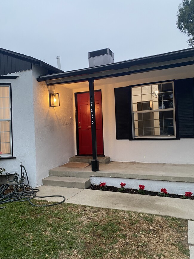 Front porch to entry - 17633 Lemay St