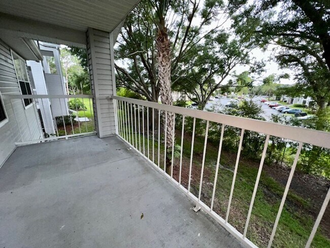 Building Photo - 2585 Grassy Point Dr