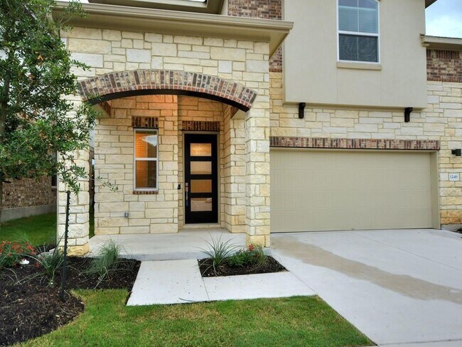 Building Photo - 1249 Summerbrooke Cir