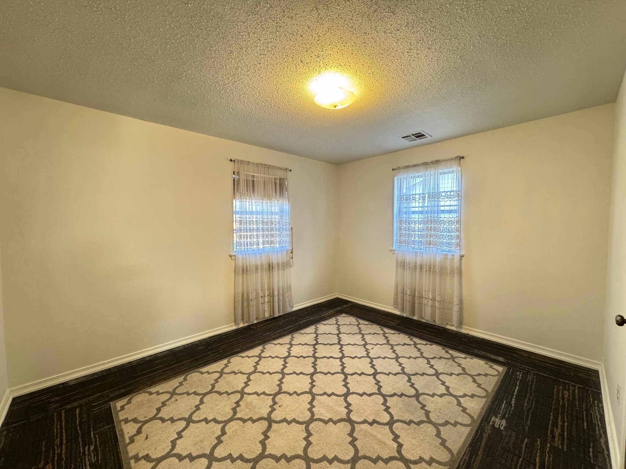 Building Photo - 3340 SW 23rd St