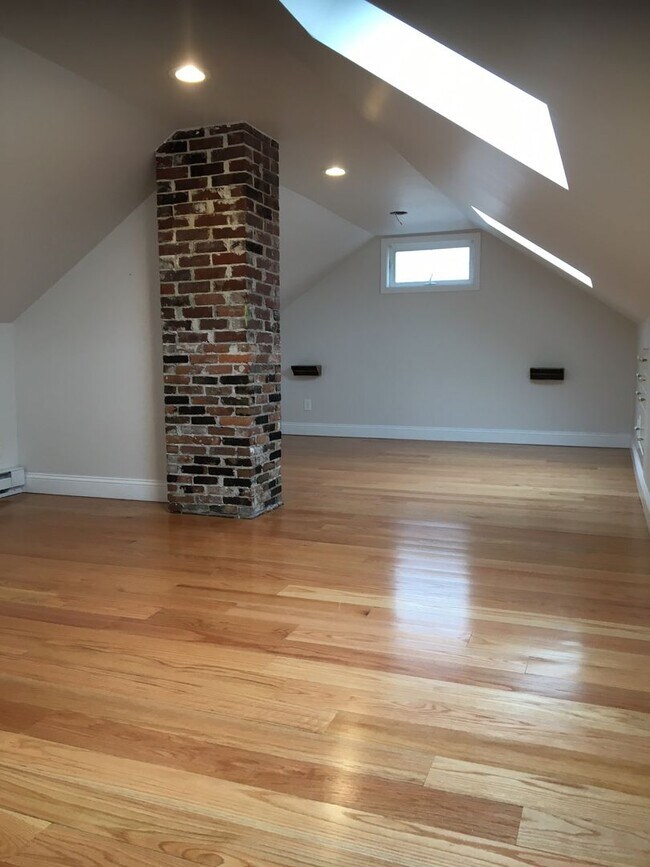 Building Photo - 70 Courtland St