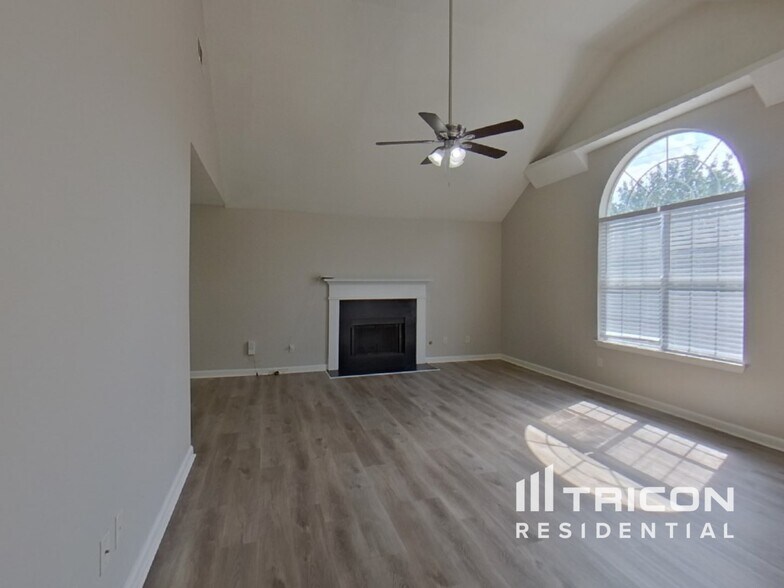 Building Photo - 868 Asbury Way