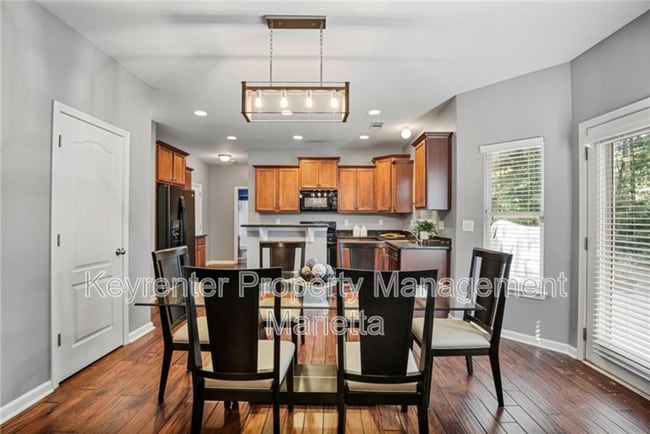 Building Photo - 611 Crosswinds Cir