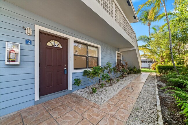 Building Photo - 413 SE 16th St