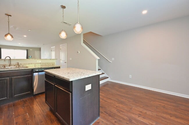 Building Photo - Minutes to Nashville! Stylish 2BR/2.5BA Goodlettsville Townhome