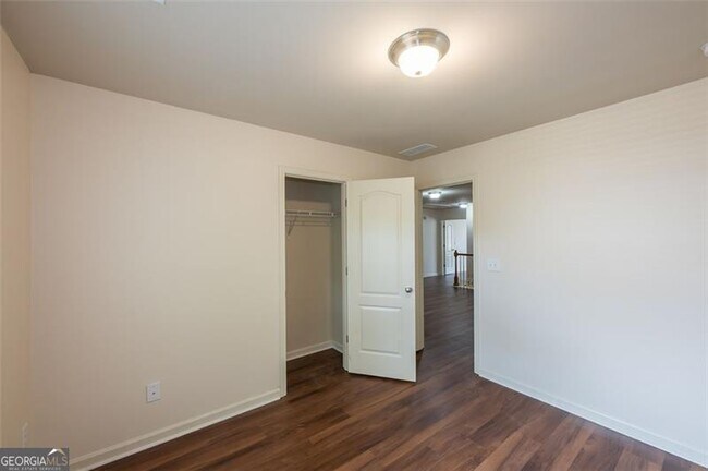 Building Photo - 1555 Creek Bend Ln NW