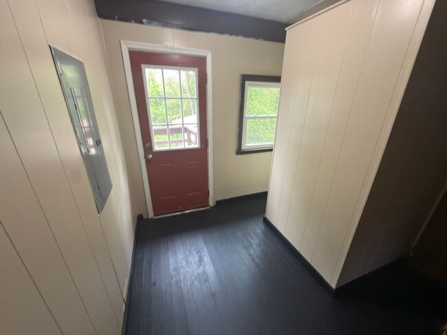 Building Photo - Pulaski, 4BR / 1.5 BA, available now