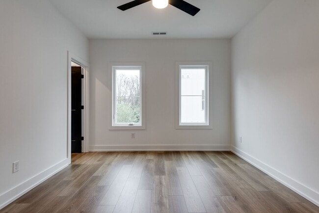 Building Photo - Welcome to Your Stylish Haven in Vibrant East Nashville!